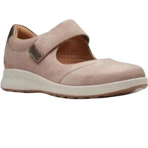 Clarks Un Adorn Nubuck Suede Neutral Beige Mary Jane Comfort Shoe Size 9M